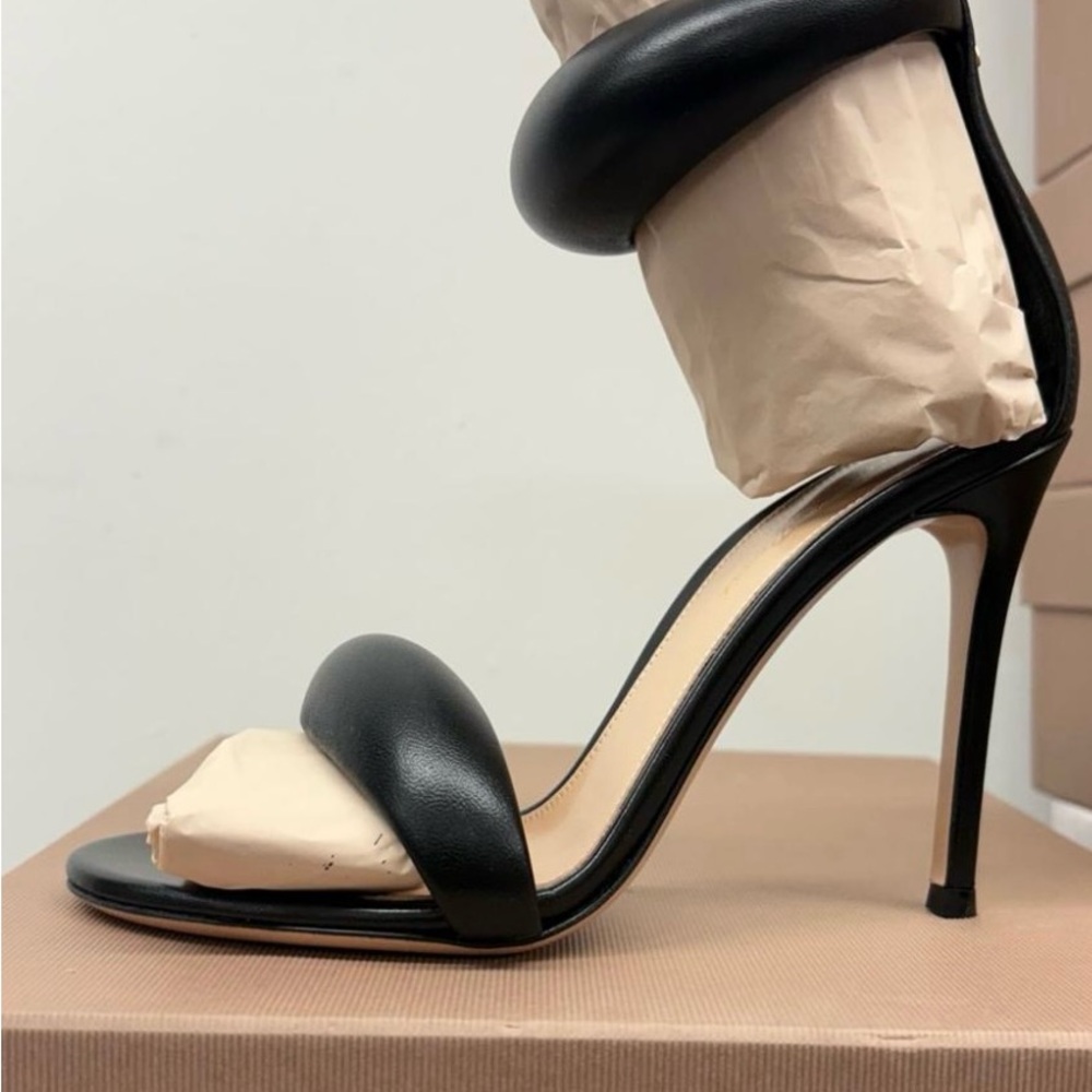 Gianvito Rossi Black Padded-Strap Stiletto Sandals